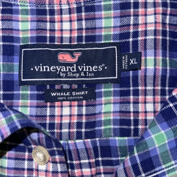 Like New Vineyard Vines Flannel XL - Picture 3 of 4